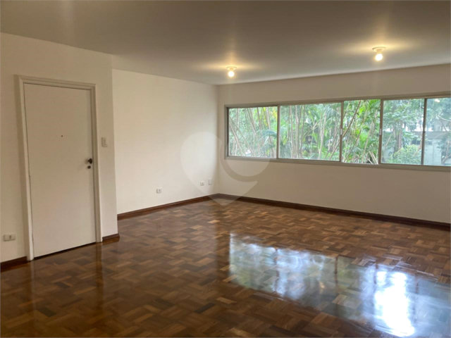 Apartamento para alugar com 4 quartos, sendo 1 suíte,  em Santo Amaro, São Paulo, SP