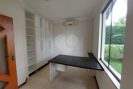 Casa à venda com 4 suítes no condomínio Reserva Colonial, Valinhos - SP