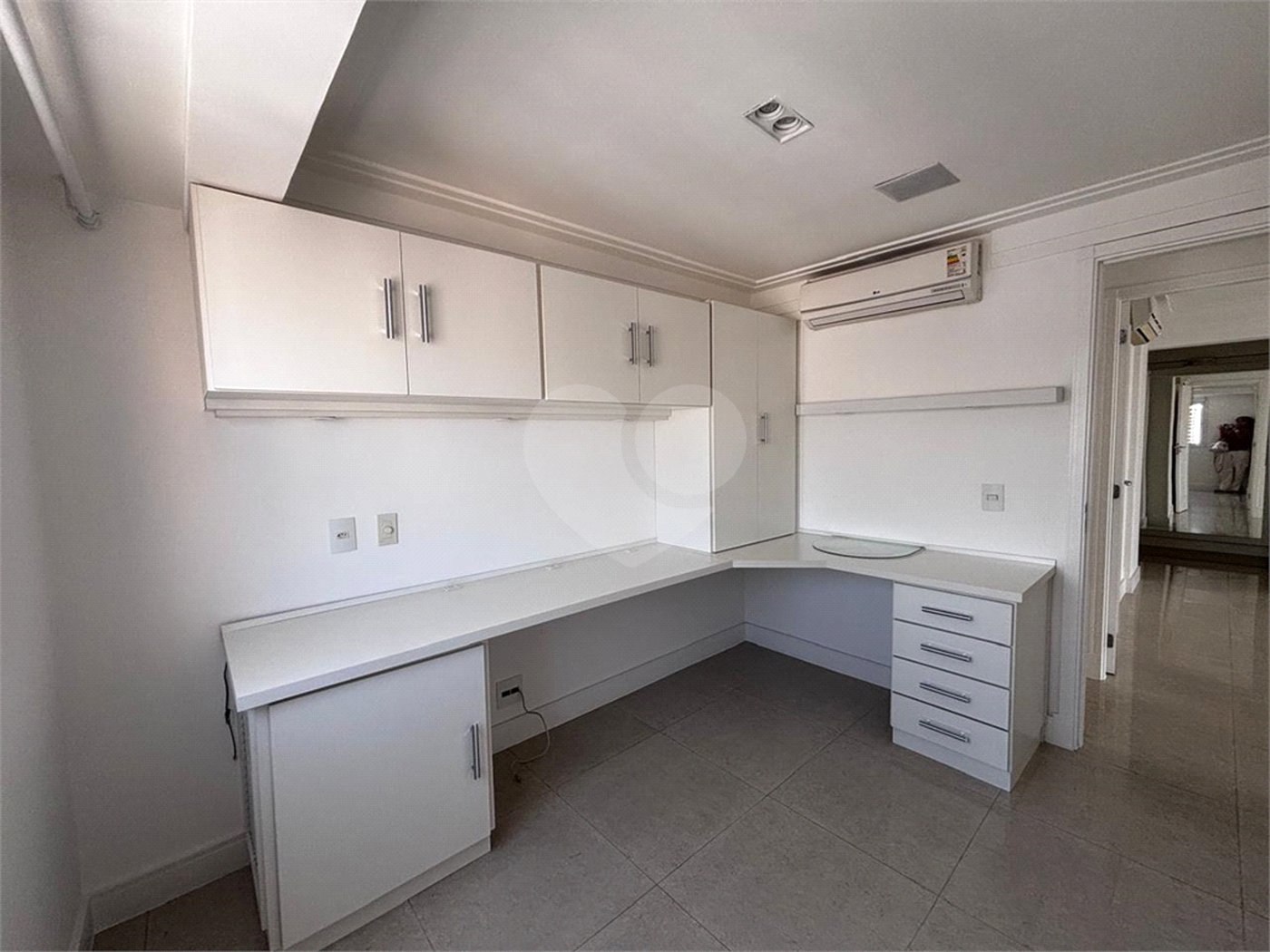 Cobertura à venda com 3 quartos, sendo 2 suítes,  em Vila Buarque, São Paulo, SP