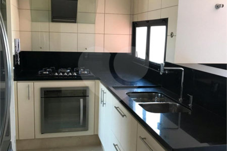 Apartamento à venda com 3 quartos, sendo 1 suíte, em Vila Andrade, São Paulo, SP