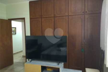 Casa à venda com 3 quartos, sendo 1 suíte, em Chácara São João, São Carlos, SP
