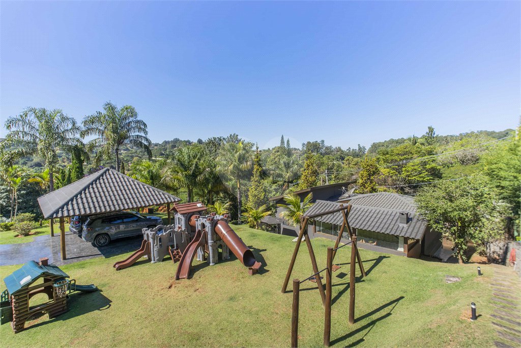 Casa à venda com 5 suítes no condomínio Vale da Santa Fé, Vinhedo - SP