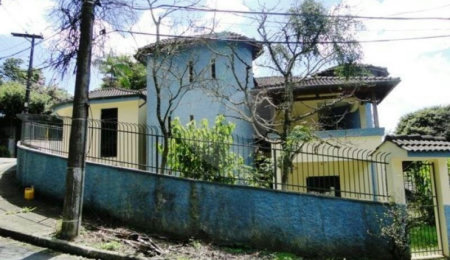 Sobrado à venda com 3 quartos, sendo 1 suíte,  em Tremembé, São Paulo, SP