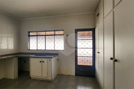 Casa à venda com 3 quartos, sendo 2 suítes, em Jardim Europa (vila Xavier), Araraquara, SP