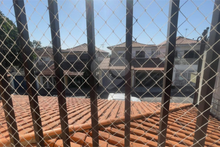 Sobrado à venda com 4 quartos, sendo 1 suíte,  em Jardim Ester Yolanda, São Paulo, SP