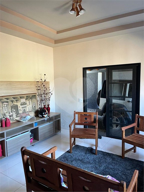 Sobrado à venda com 3 quartos, sendo 1 suíte, em Jardim Brogotá, Atibaia, SP