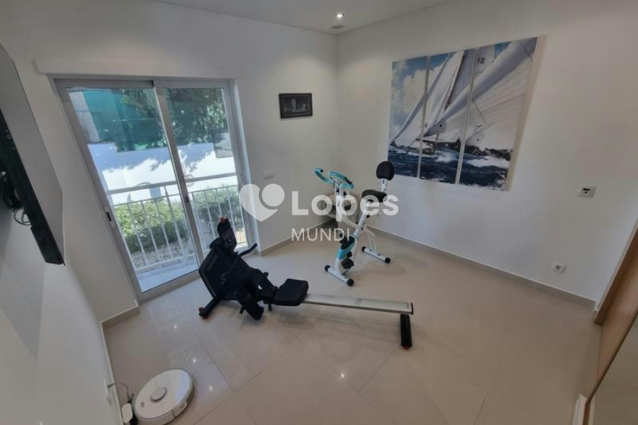 Casa com 4 quartos à venda em Albufeira, Algarve, Portugal – Vista para o mar e piscina