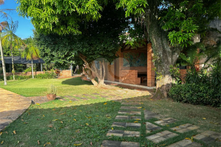 Casa à venda com 4 quartos, sendo 2 suítes, em Vila Aparecida, Itapetininga, SP