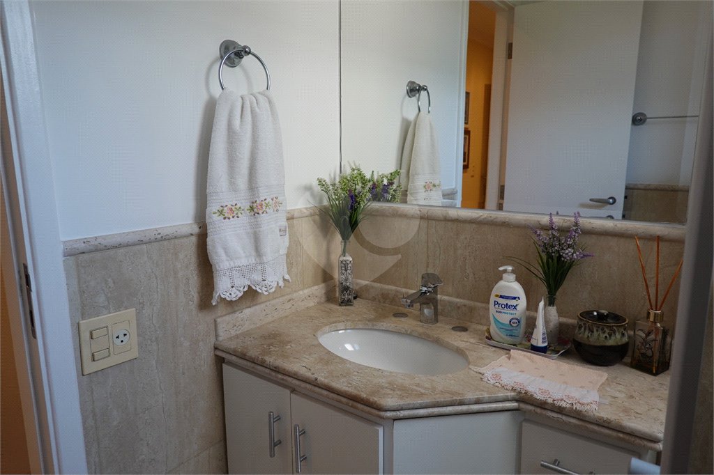 Apartamento à venda com 4 quartos, sendo 2 suítes, em Cidade São Francisco, São Paulo, SP