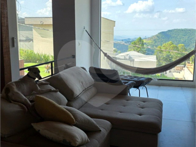 Casa à venda com 2 quartos, sendo 1 suíte,  no condomínio Águas de São Pedro, Mairiporã - SP