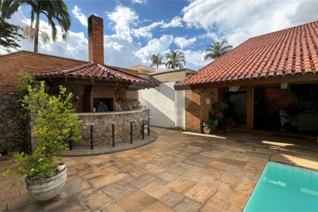 Casa à venda com 5 quartos, sendo 2 suítes,  no condomínio Village D'avignon, Sorocaba - SP