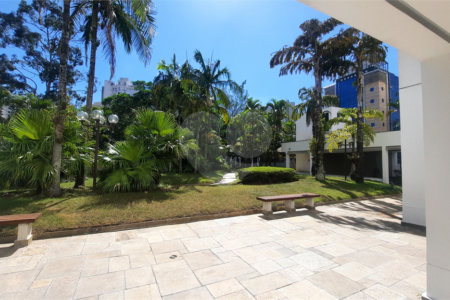 Apartamento à venda com 4 quartos, sendo 2 suítes, em Morumbi, São Paulo, SP