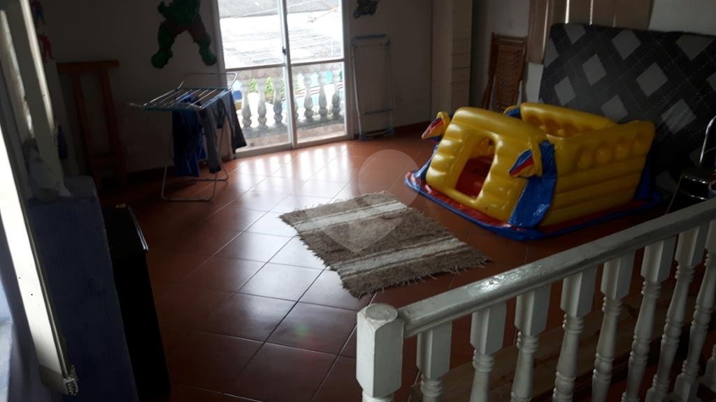 Casa à venda com 2 quartos, sendo 1 suíte, no condomínio Travessa Carmem Lúcia Carneiro,88, São Paulo - SP