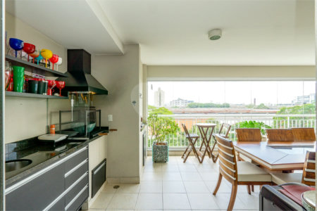 Apartamento à venda com 3 suítes em Santo Amaro, São Paulo, SP