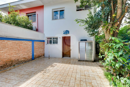 Casa de Vila à venda com 3 quartos, sendo 1 suíte, em Alto da Boa Vista, São Paulo, SP