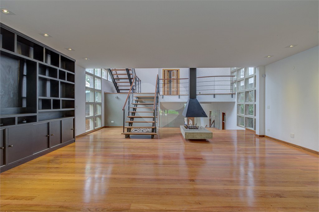 Casa de Vila à venda ou para alugar com 3 suítes em Jardim dos Estados, São Paulo, SP
