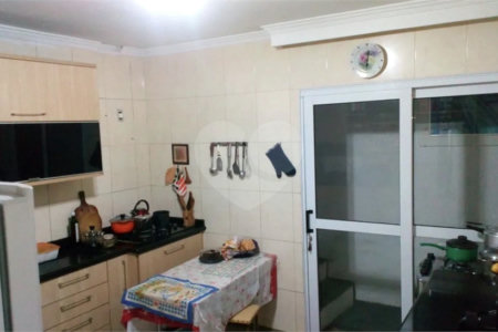 Sobrado à venda com 2 quartos em Jardim Rosemary, Cotia, SP