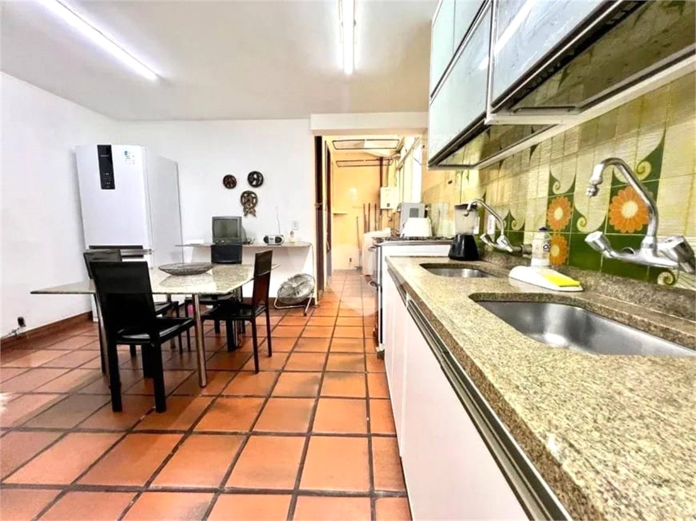 Apartamento à venda com 3 quartos, sendo 1 suíte,  em Lagoa, Rio de Janeiro, RJ