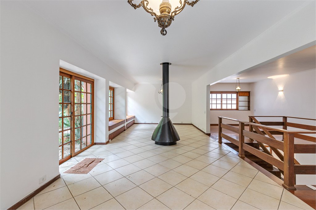 Casa à venda com 3 quartos, sendo 1 suíte,  em Granja Julieta, São Paulo, SP