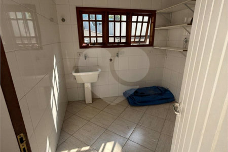 Casa à venda com 4 quartos, sendo 2 suítes,  no condomínio Arujá 5, Arujá - SP