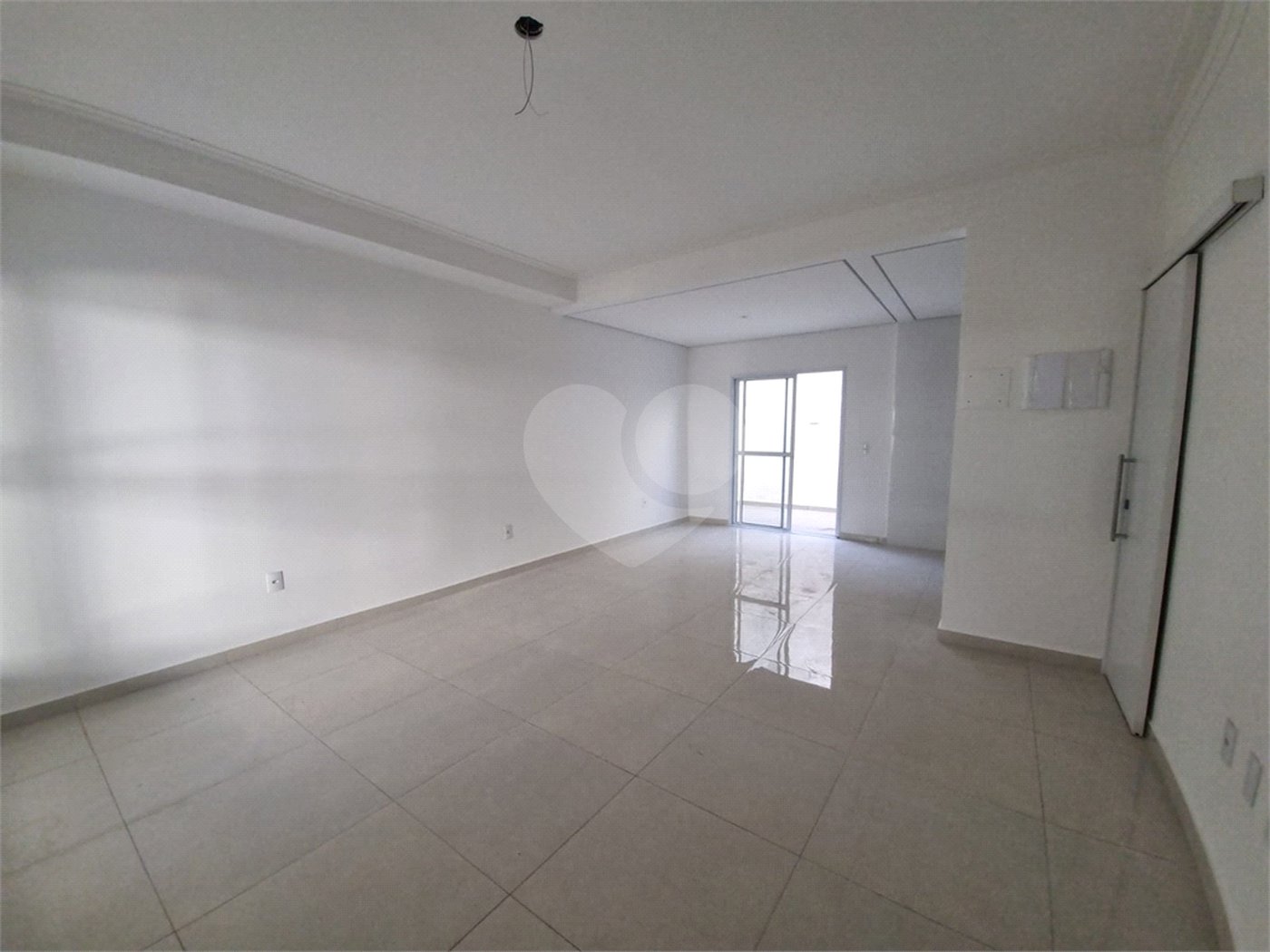 Casa à venda com 3 quartos, sendo 1 suíte, no condomínio Residencial Américo Figueiredo, Sorocaba - SP