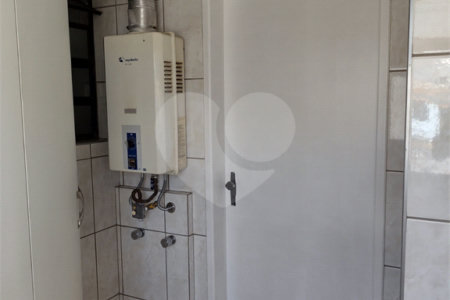 Apartamento à venda com 3 quartos, sendo 1 suíte, em Vila Oliveira, Mogi das Cruzes, SP