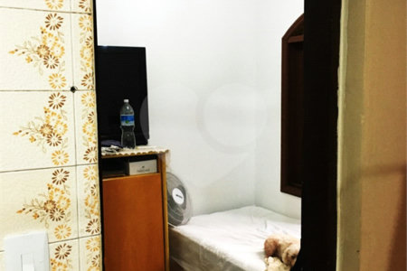 Sobrado à venda com 4 quartos, sendo 1 suíte,  em Vila Gomes, São Paulo, SP
