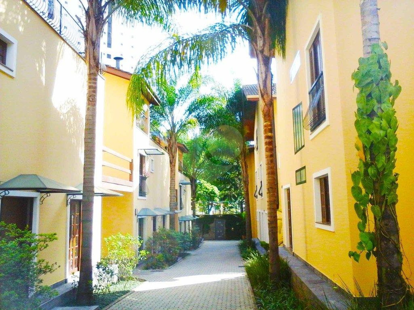 Casa para alugar com 4 quartos, sendo 2 suítes, no condomínio Palm Garden, São Paulo - SP