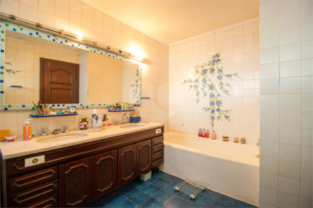 Casa à venda com 4 quartos, sendo 2 suítes, em Chácara Flora, São Paulo, SP