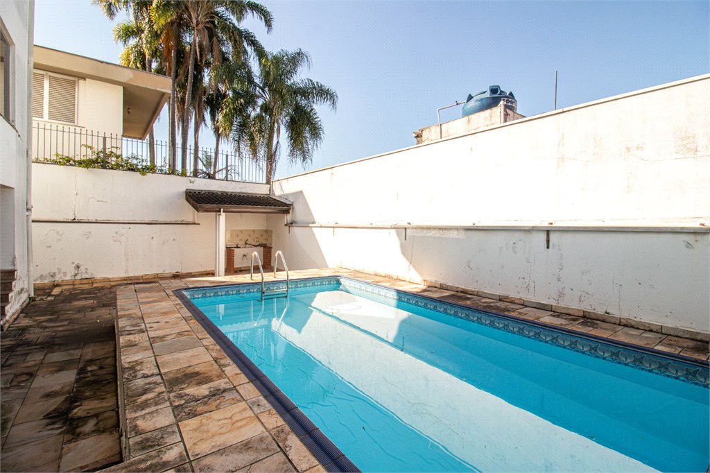Casa à venda com 5 quartos, sendo 4 suítes, em Jardim Prudência, São Paulo, SP