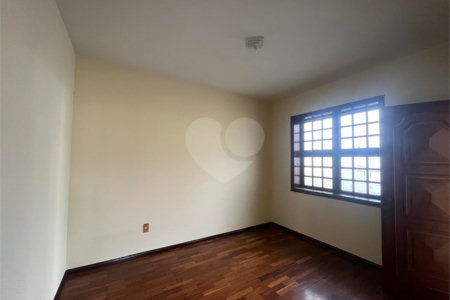 Casa à venda com 5 quartos, sendo 1 suíte, no Centro, Itapetininga, SP