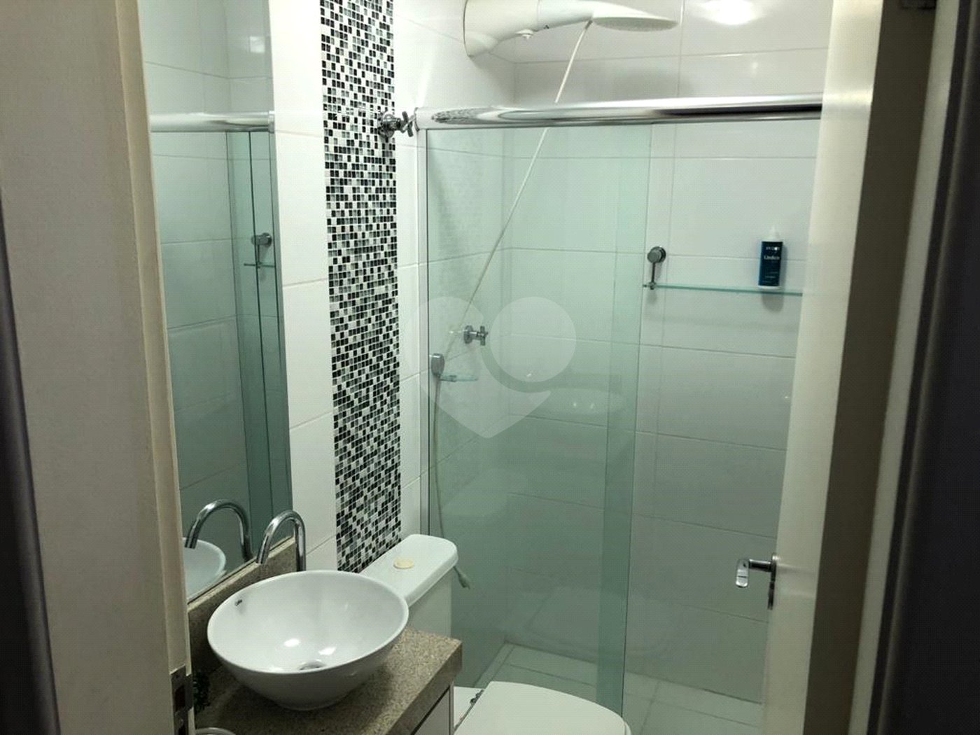 Casa à venda com 3 quartos, sendo 1 suíte, no condomínio Dolce Villa Anália Franco, São Paulo - SP