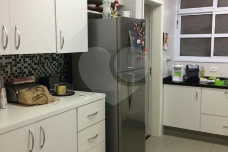 Apartamento à venda com 4 quartos, sendo 2 suítes, em Cerqueira César, São Paulo, SP