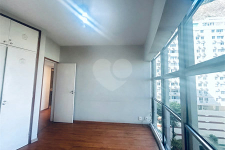 Apartamento à venda com 3 quartos, sendo 1 suíte, em Lagoa, Rio de Janeiro, RJ