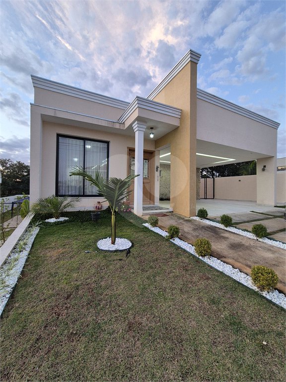 Casa à venda com 4 quartos, sendo 3 suítes, no condomínio Vilaggio Araçoiaba, Araçoiaba da Serra - SP