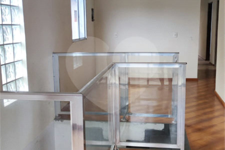 Sobrado à venda com 5 quartos, sendo 3 suítes, em Vila Campestre, São Paulo, SP