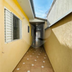 CASA A VENDA NA CIDADE SALVADOR COM 150M², 2 DORMITÓRIOS, 1 BANHEIRO, 2 VAGAS, JACAREI/SP.