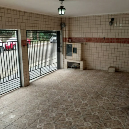 Sobrado à venda com 212 m², 2 quartos (suítes), 3 banheiros e 2 vagas de garagem, em São Caetano do Sul