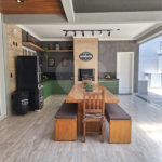Casa à venda com 4 quartos, sendo 2 suítes, no condomínio Residencial Terras de Vinhedo, Vinhedo - SP