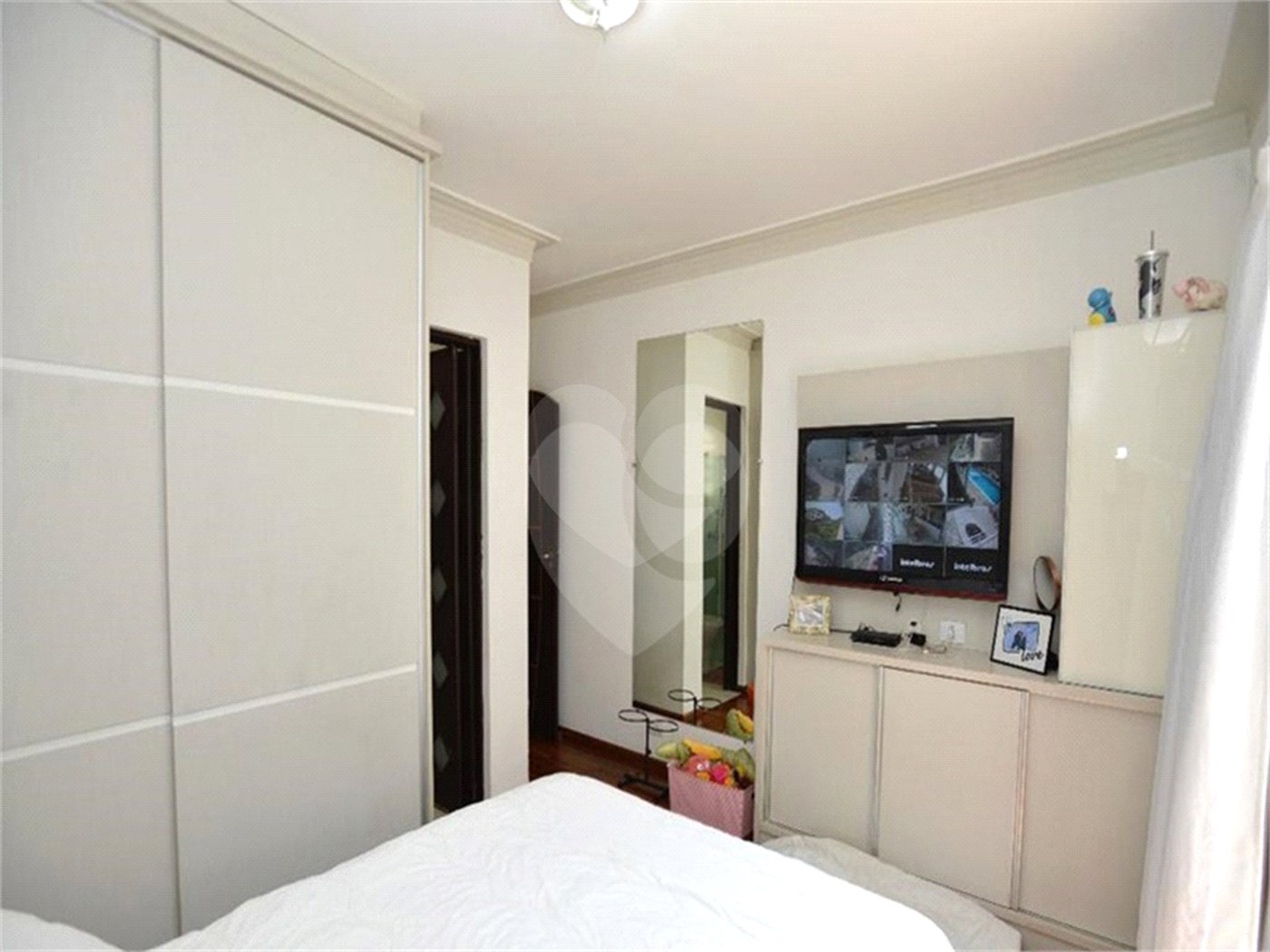 Casa Térrea à venda com 6 quartos, sendo 4 suítes, em Lavapés, Mairiporã, SP