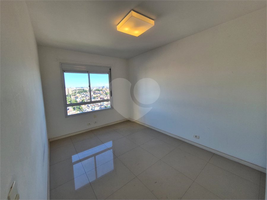 Apartamento à venda com 3 quartos, sendo 1 suíte,  em Jardim Olympia, São Paulo, SP