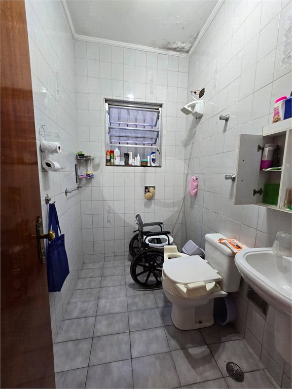 Sobrado à venda com 5 quartos, sendo 1 suíte, em Vila Bonilha, São Paulo, SP