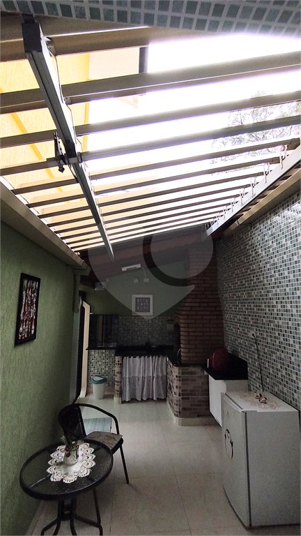 Sobrado à venda com 4 quartos, sendo 3 suítes, em Parque São Domingos, São Paulo, SP
