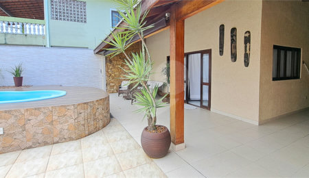 Casa à venda com 5 quartos, sendo 1 suíte,  em Indaiá, Caraguatatuba, SP