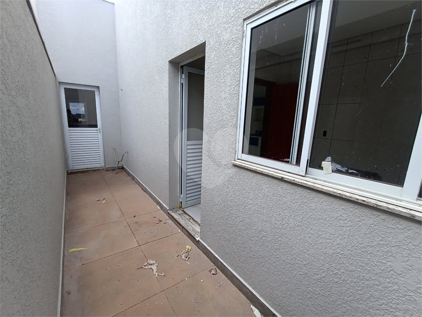 Casa à venda com 3 quartos, sendo 1 suíte, no condomínio Residencial Golden Ville, Itapetininga - SP