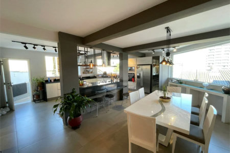 Casa à venda com 4 suítes no condomínio Fechado, São Paulo - SP