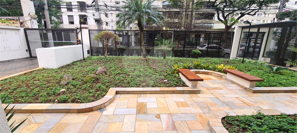 Apartamento à venda com 3 quartos, sendo 1 suíte,  em Indianópolis, São Paulo, SP