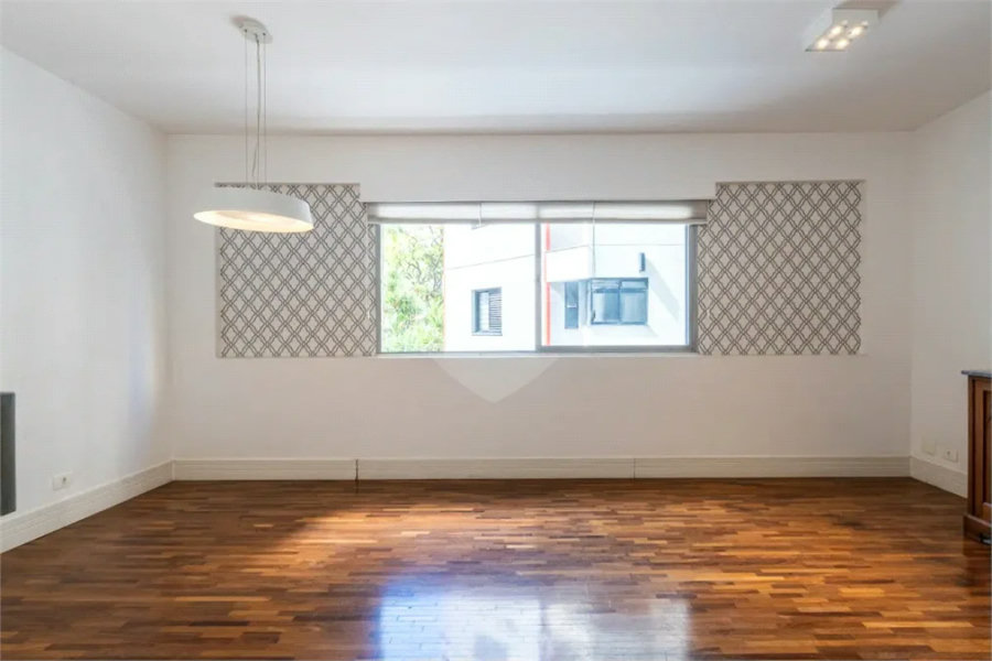 Apartamento para venda em Moema com 2 quartos, sendo 2 suítes, 70m²