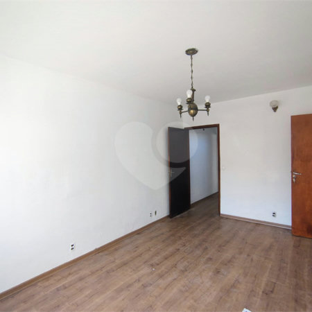 Casa à venda com 3 quartos, sendo 1 suíte, em Vila Vianelo, Jundiaí, SP