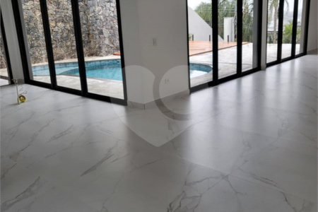 Casa à venda com 3 suítes no condomínio Hills, Arujá - SP